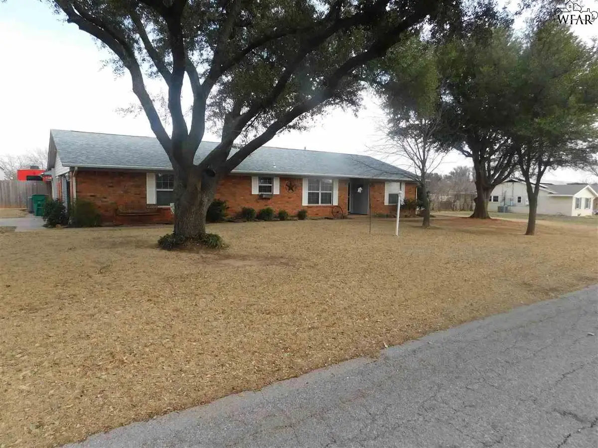 1417 HIAWATHA LANE, Burkburnett, TX 76354-28 - Image #1