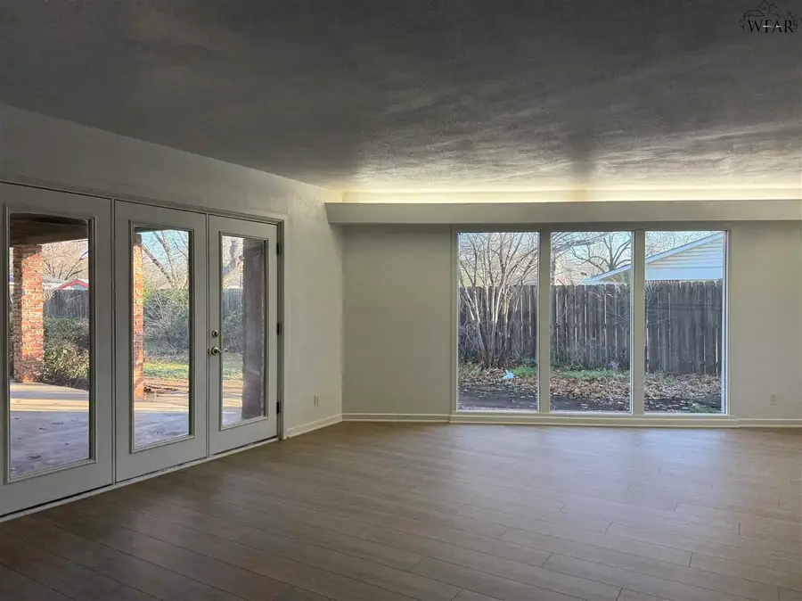 4406 UNIVERSITY AVENUE, Wichita Falls, TX 76308 - Image #3