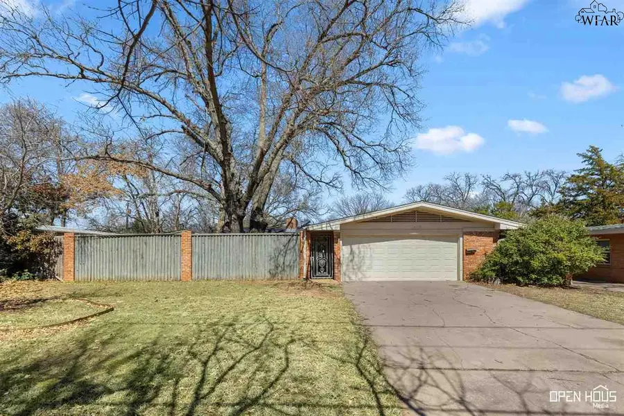 2408 HAMPSTEAD LANE, Wichita Falls, TX 76308 - Image #2