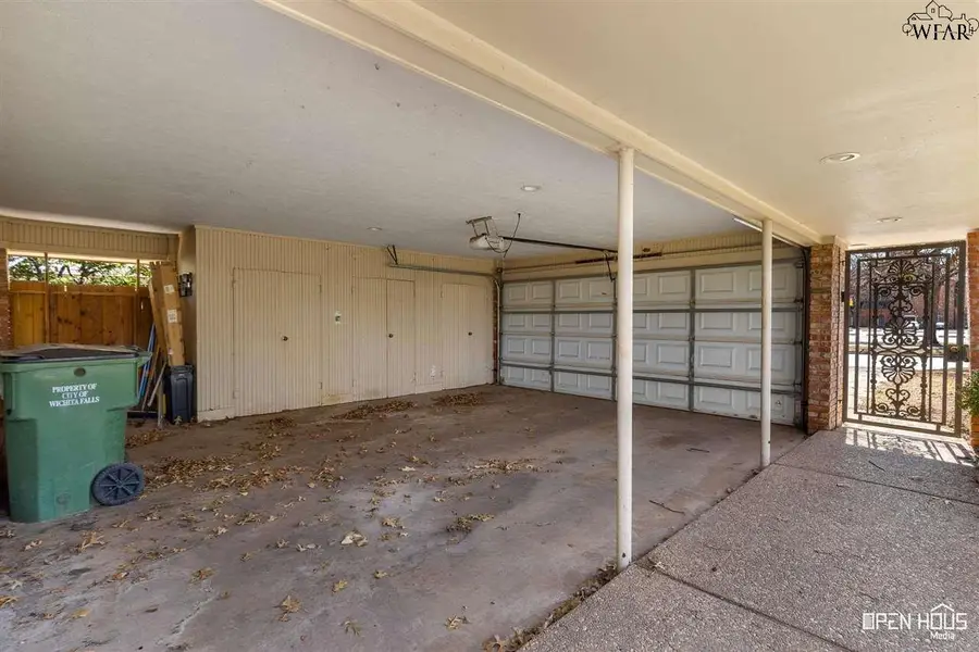 2408 HAMPSTEAD LANE, Wichita Falls, TX 76308 - Image #3