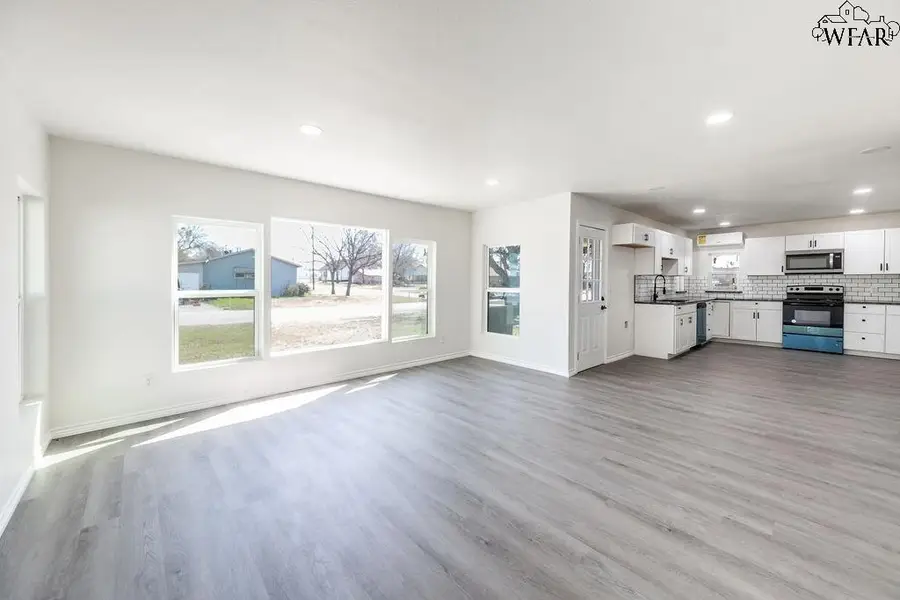 503 N GRAHAM STREET, Henrietta, TX 76365 - Image #3