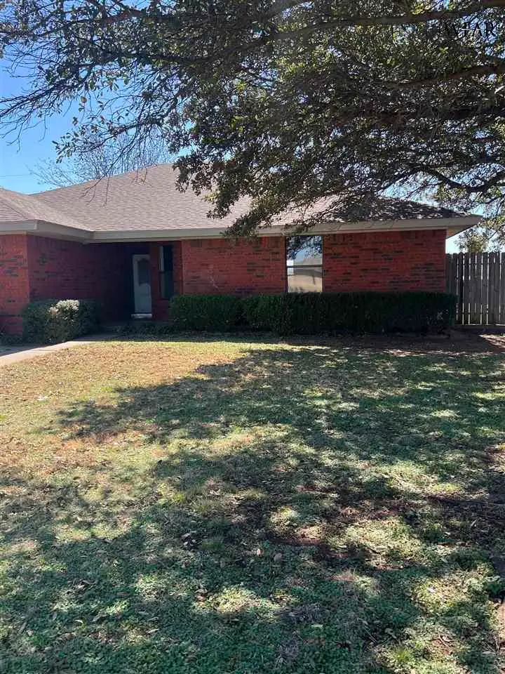 601 W MAGNOLIA STREET, Iowa Park, TX 76367 - Image #1