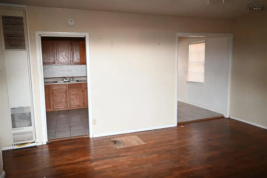 1021 ROOSEVELT STREET, Wichita Falls, TX 76301 - Image #3