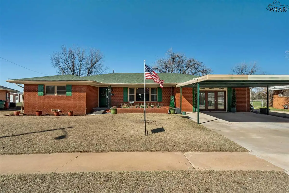 504 S HILLTOP AVENUE, Burkburnett, TX 76354 - Image #1