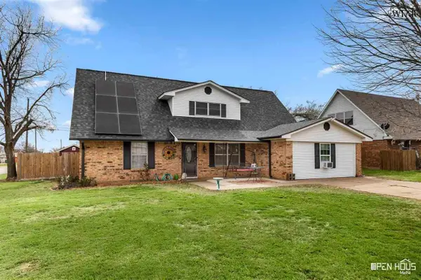 701 W COLEMAN AVENUE, Iowa Park, TX 76367