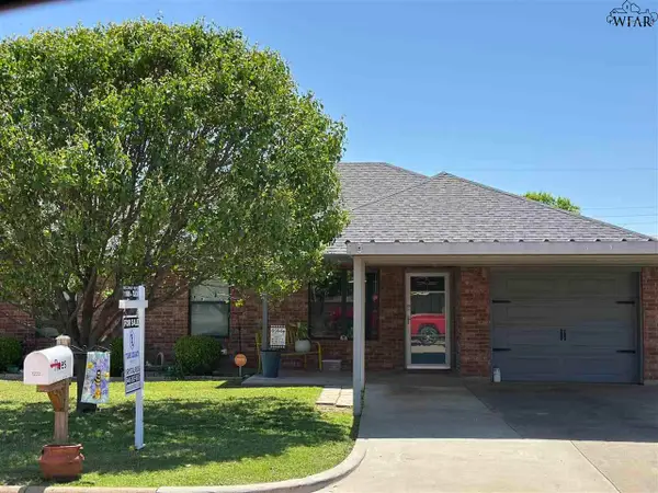 1222 NEWMAN AVENUE, Iowa Park, TX 76367