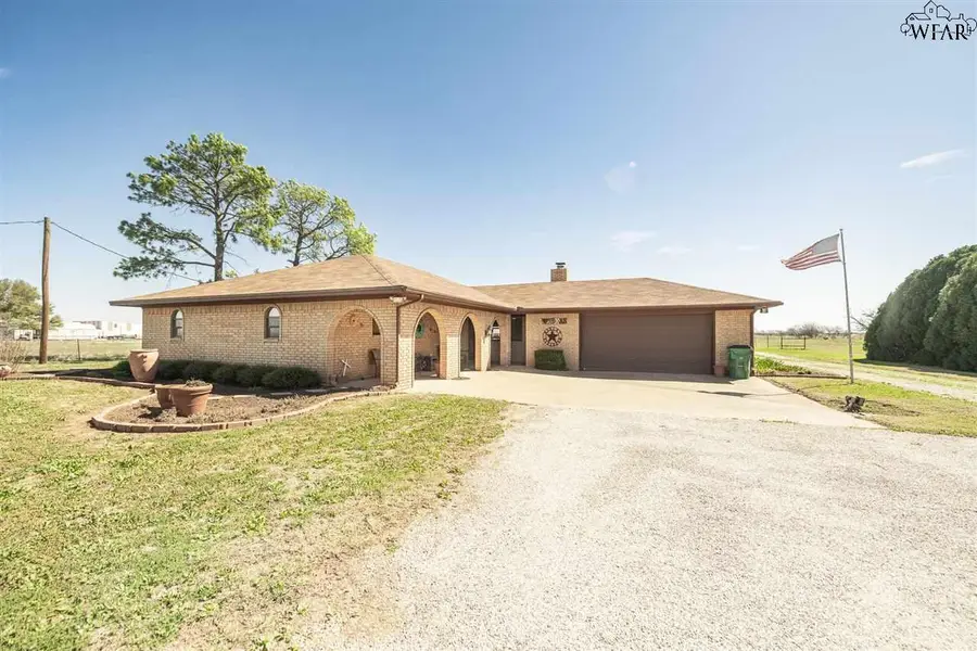 10665 LONGLEY ROAD, Iowa Park, TX 76367 - Image #2