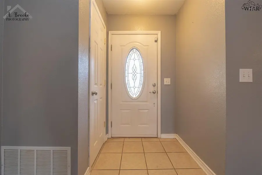 4318 VIEWPARK, Wichita Falls, TX 76306 - Image #2