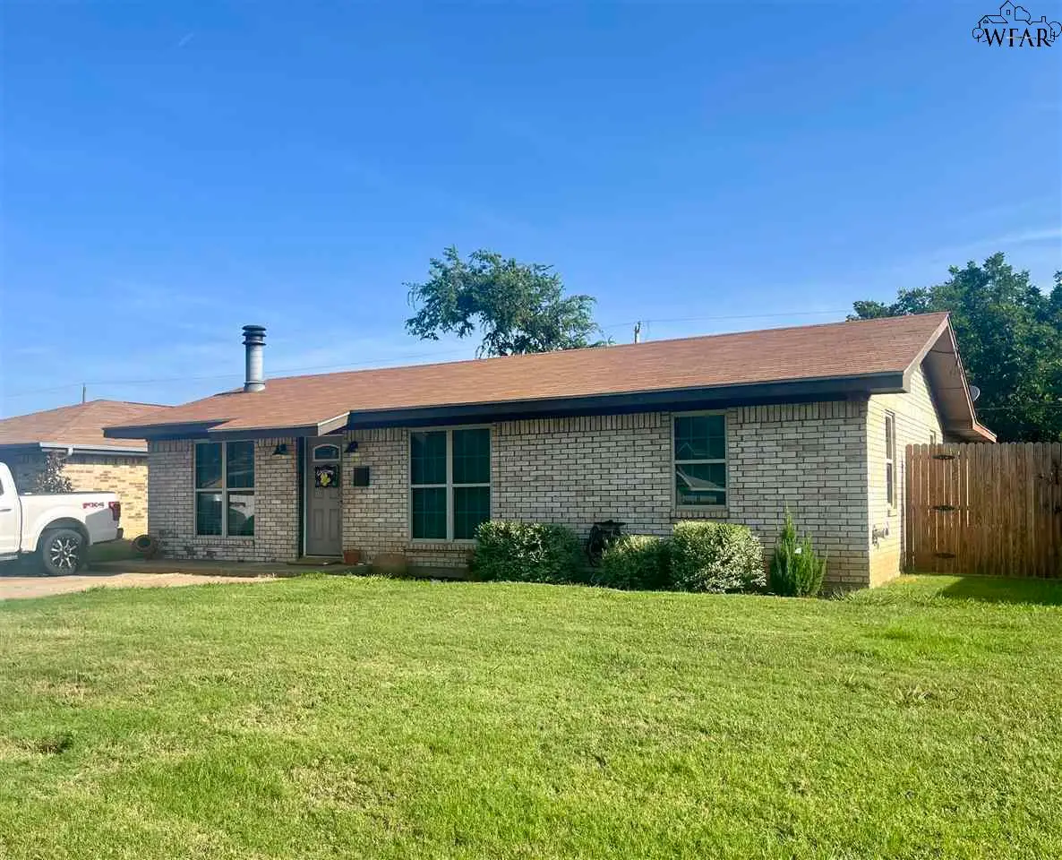 3018 LAVELL AVENUE, Wichita Falls, TX 76308 - Image #1