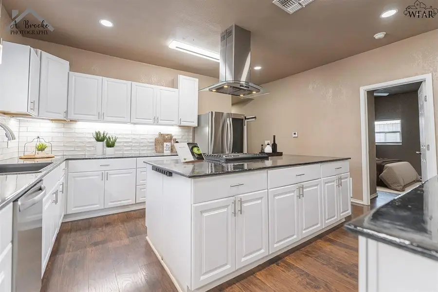 304 E SPRING STREET, Henrietta, TX 76365 - Image #3