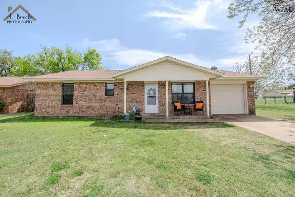 237 LOCH LOMOND DRIVE, Wichita Falls, TX 76302