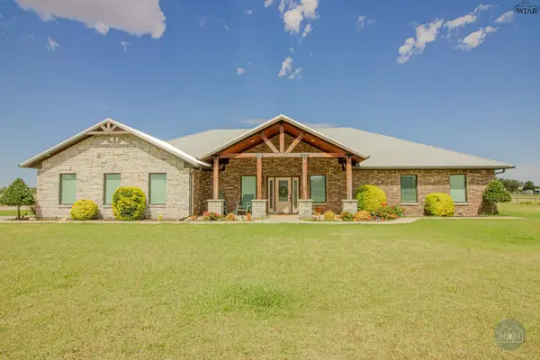 4502 FOSTER ROAD, Vernon, TX 76384