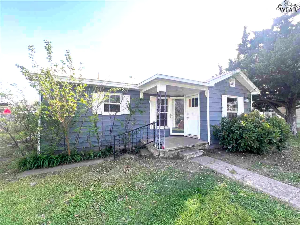 603 E SPRING STREET, Henrietta, TX 76365 - Image #1