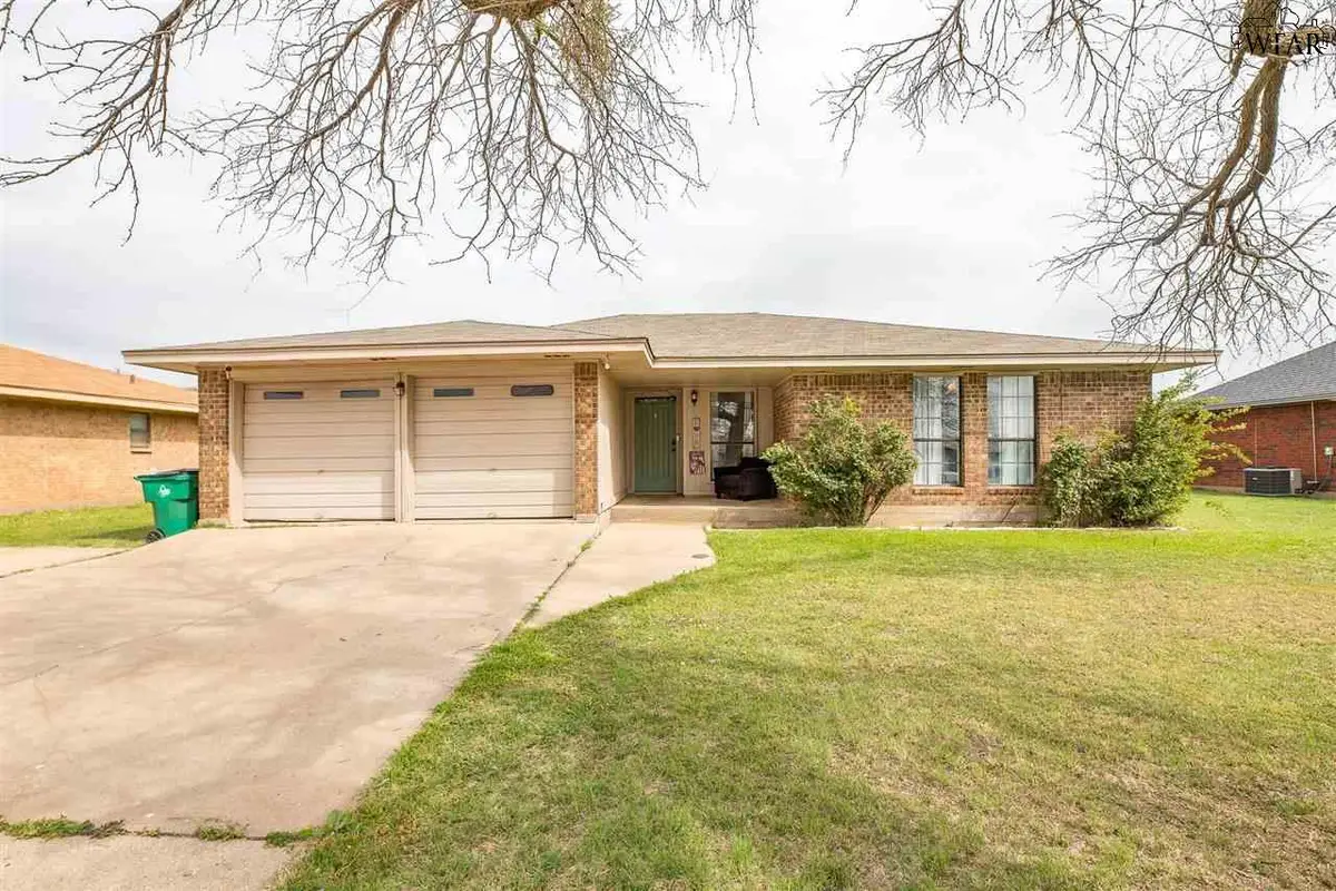 702 W CLARA AVENUE, Iowa Park, TX 76367 - Image #1