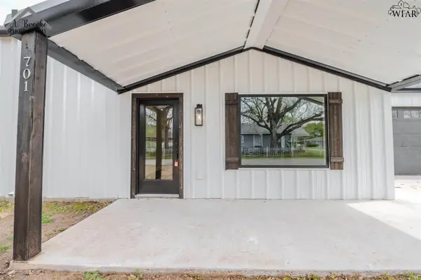 701 PARK STREET, Burkburnett, TX 76354