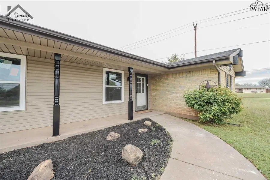 6700 KIT CARSON TRAIL, Wichita Falls, TX 76310 - Image #2