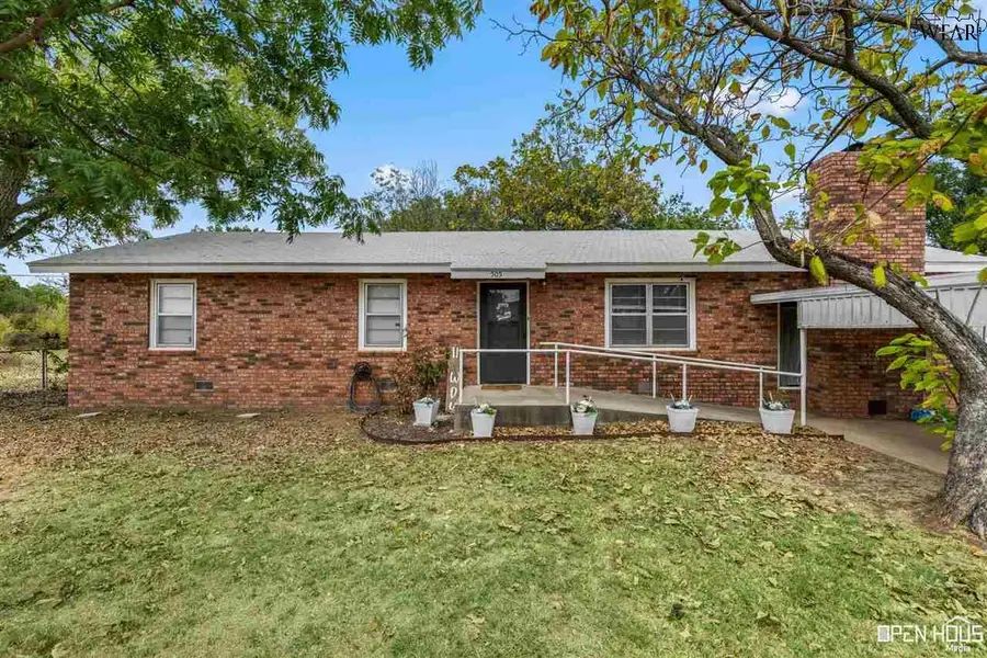 505 S SYCAMORE STREET, Archer City, TX 76351 - Image #2