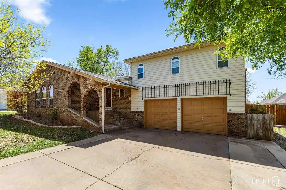 2404 PICADILLY LANE, Wichita Falls, TX 76309 - Image #1