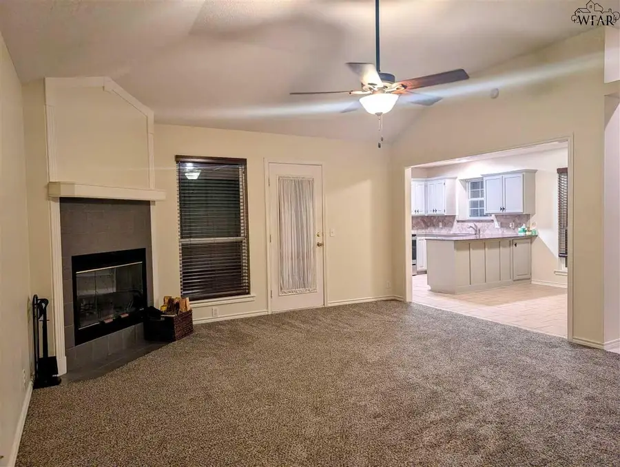 131 GARRETT STREET, Burkburnett, TX 76354 - Image #3