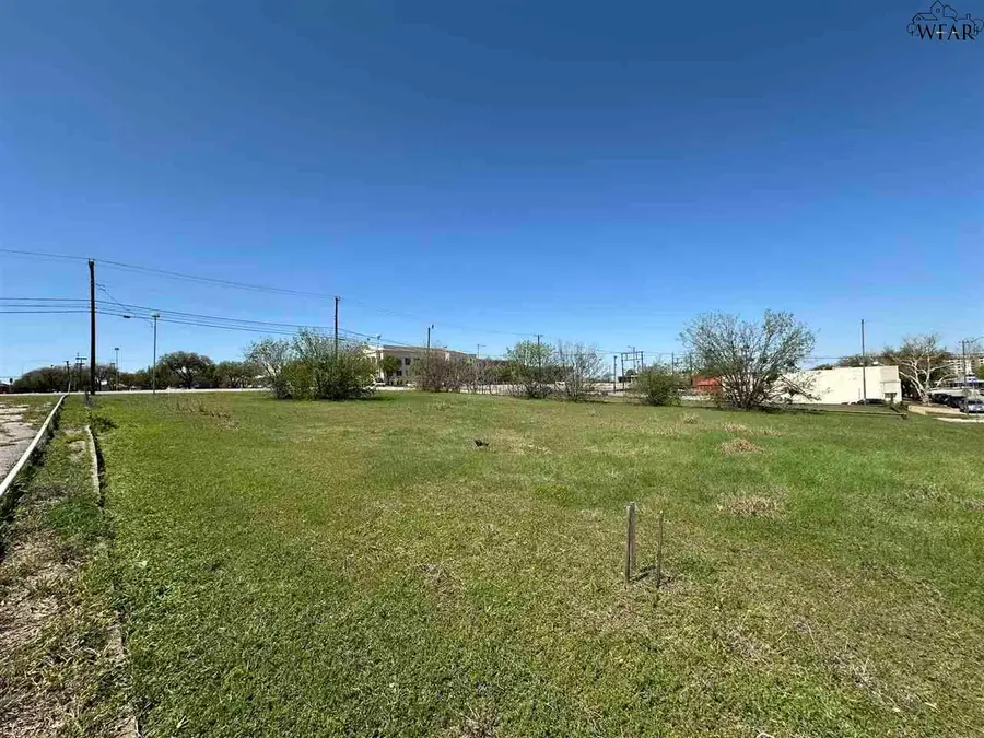 900 AUSTIN STREET, Wichita Falls, TX 76301 - Image #3