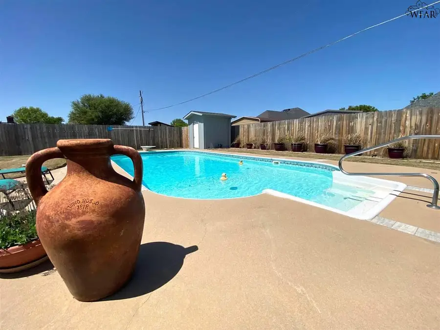 1105 PHEASANT LANE, Burkburnett, TX 76354 - Image #3