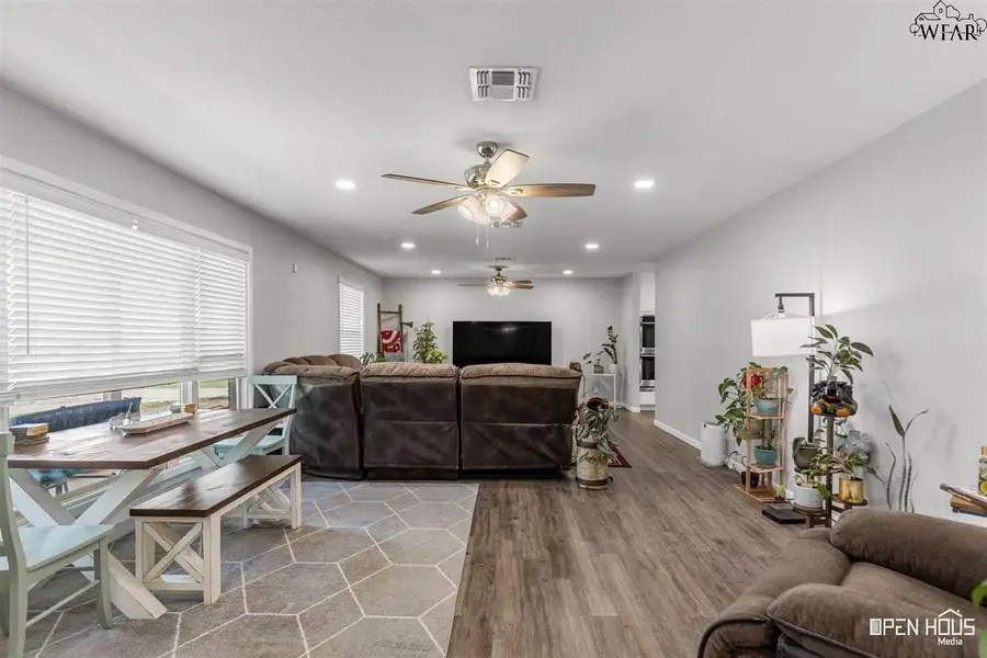 1 WAGGONER CIRCLE, Wichita Falls, TX 76309 - Image #3