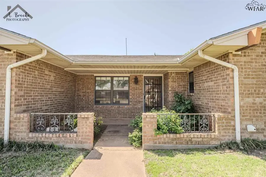 2301 RANDOLPH DRIVE, Wichita Falls, TX 76306 - Image #3
