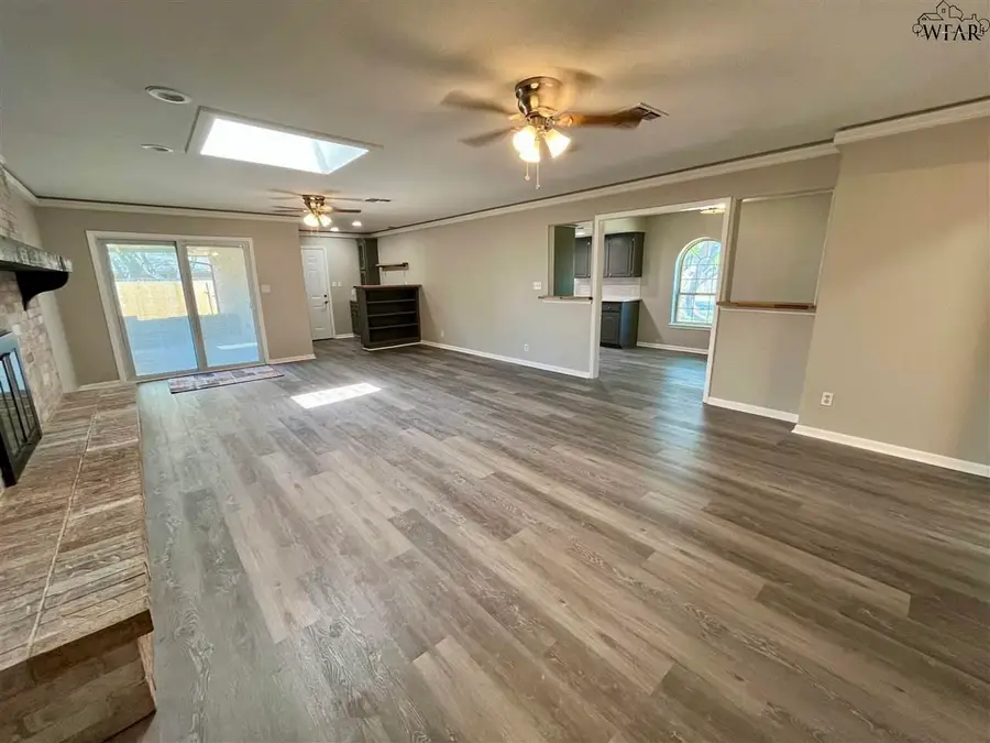 1000 ARTHUR STREET, Burkburnett, TX 76354 - Image #3