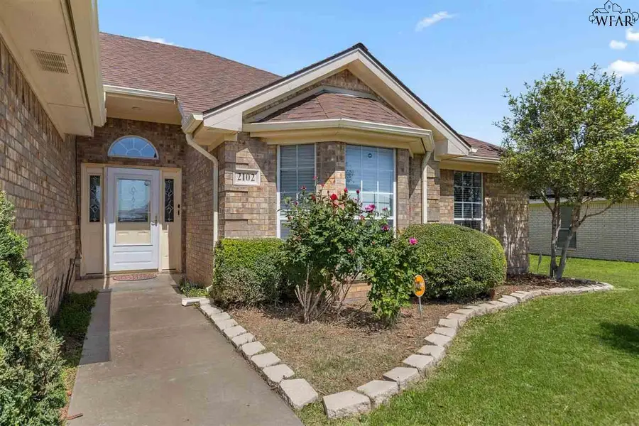 2102 E HUNTERS GLEN, Wichita Falls, TX 76306-9999 - Image #2