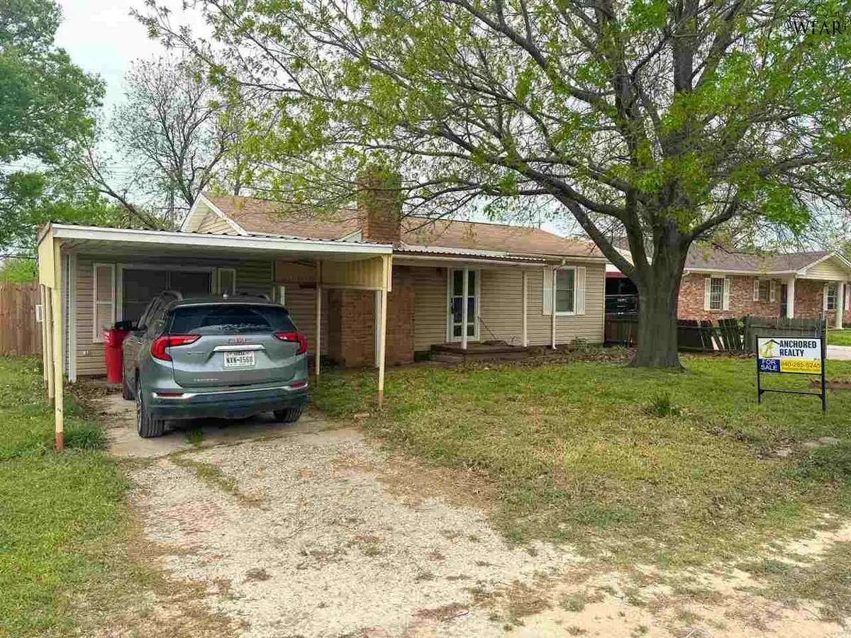 105 N MORGAN AVE, Petrolia, TX 76377 - Image #1