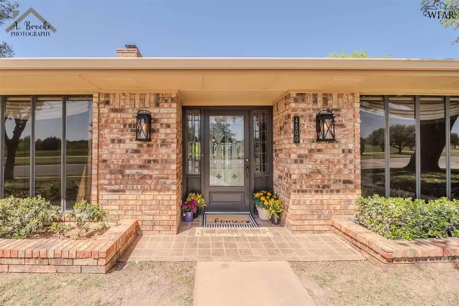 4500 WEEKS PARK LANE, Wichita Falls, TX 76308 - Image #2