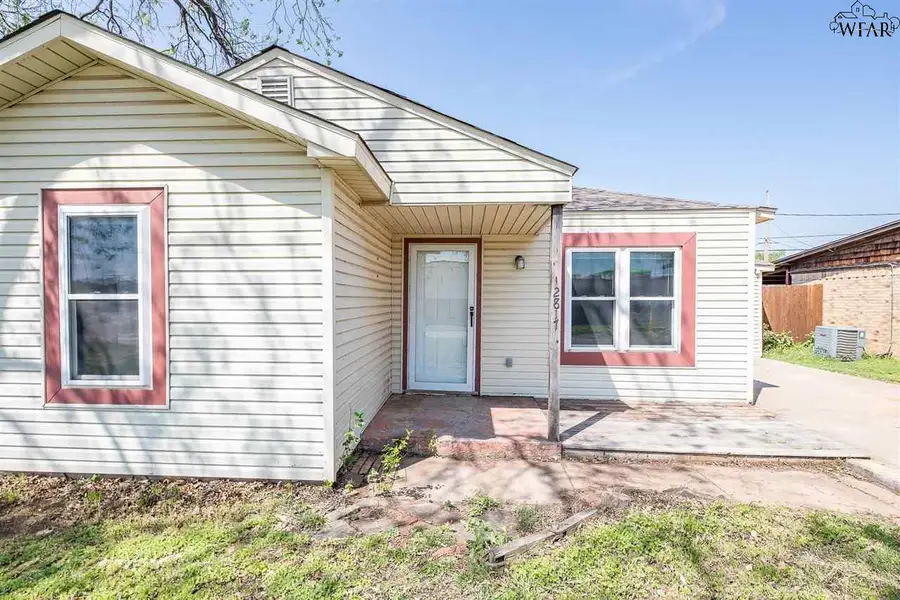 2817 FEATHERSTON AVENUE, Wichita Falls, TX 76308 - Image #2