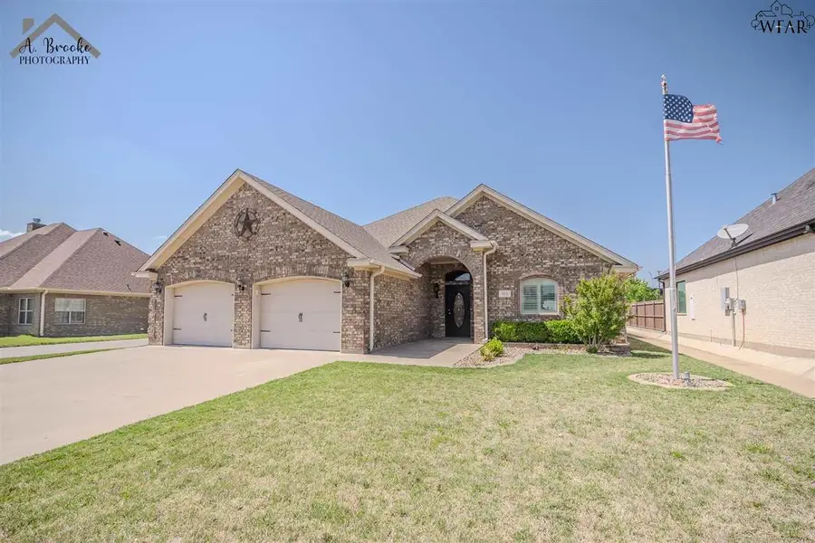 816 COULTER DRIVE, Burkburnett, TX 76354 - Image #2