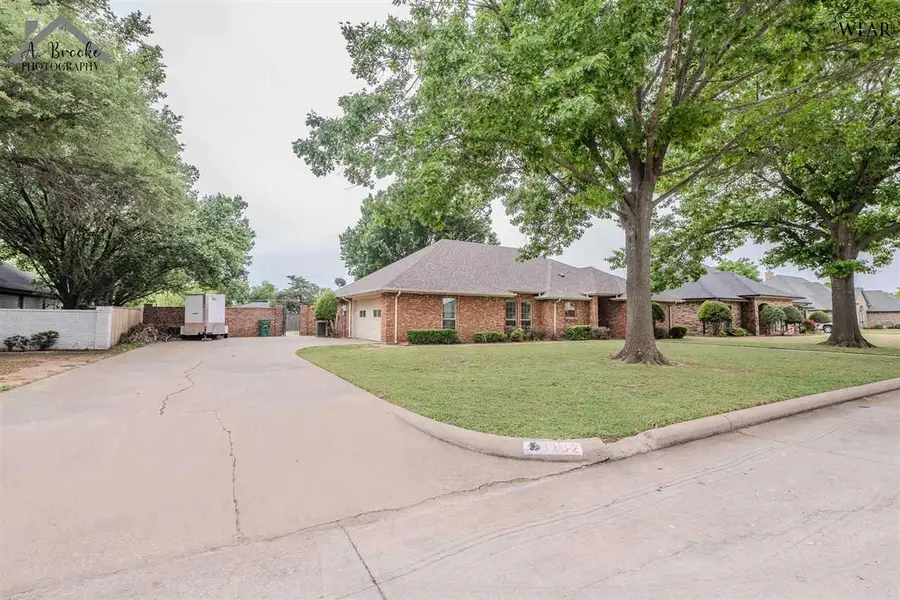1102 PHEASANT LANE, Burkburnett, TX 76354 - Image #2