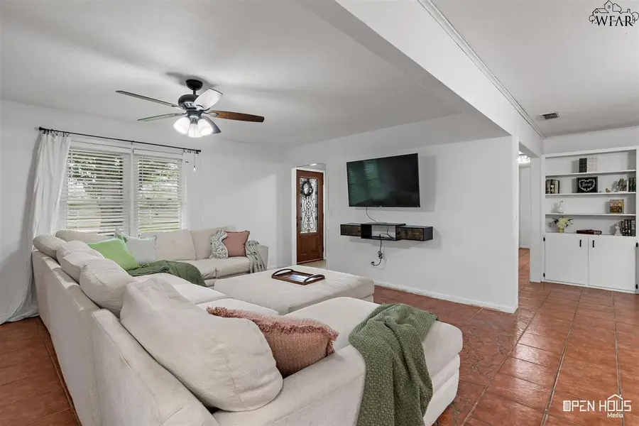 1747 WRANGLERS RETREAT, Wichita Falls, TX 76310 - Image #3