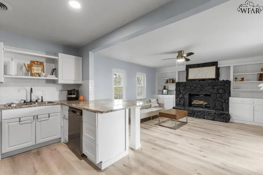 1714 CIMARRON TRAIL, Wichita Falls, TX 76306 - Image #2