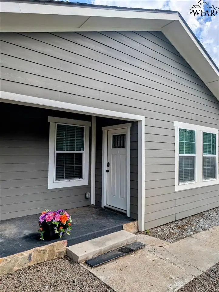 405 E 5TH STREET, Burkburnett, TX 76354 - Image #2