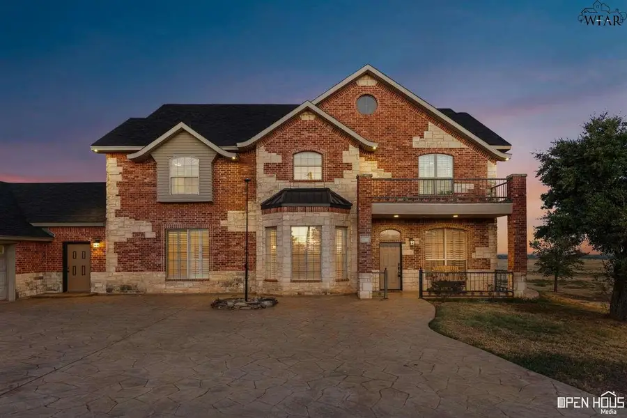 5675 VINSON PR, Wichita Falls, TX 76310 - Image #2