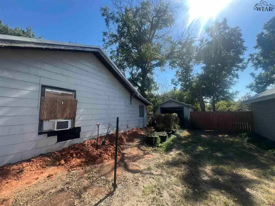 412 W MAIN STREET, Archer City, TX 76351 - Image #3