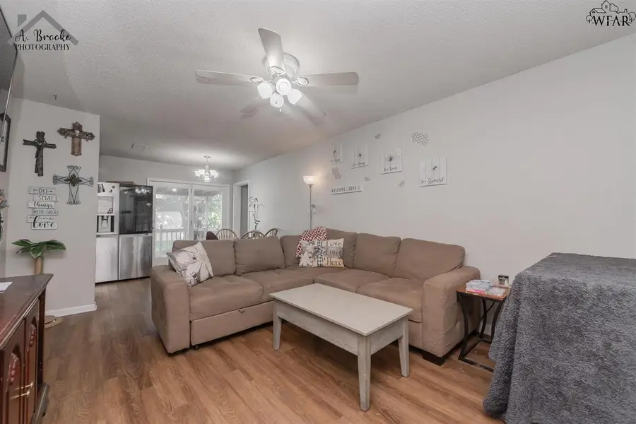 912 N HENRIETTA STREET, Henrietta, TX 76365 - Image #3