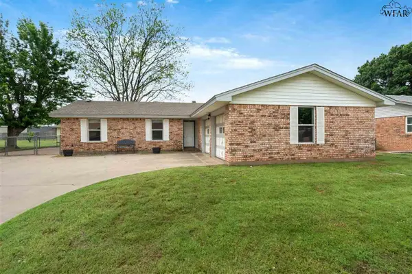 1404 AMHERST STREET, Burkburnett, TX 76354