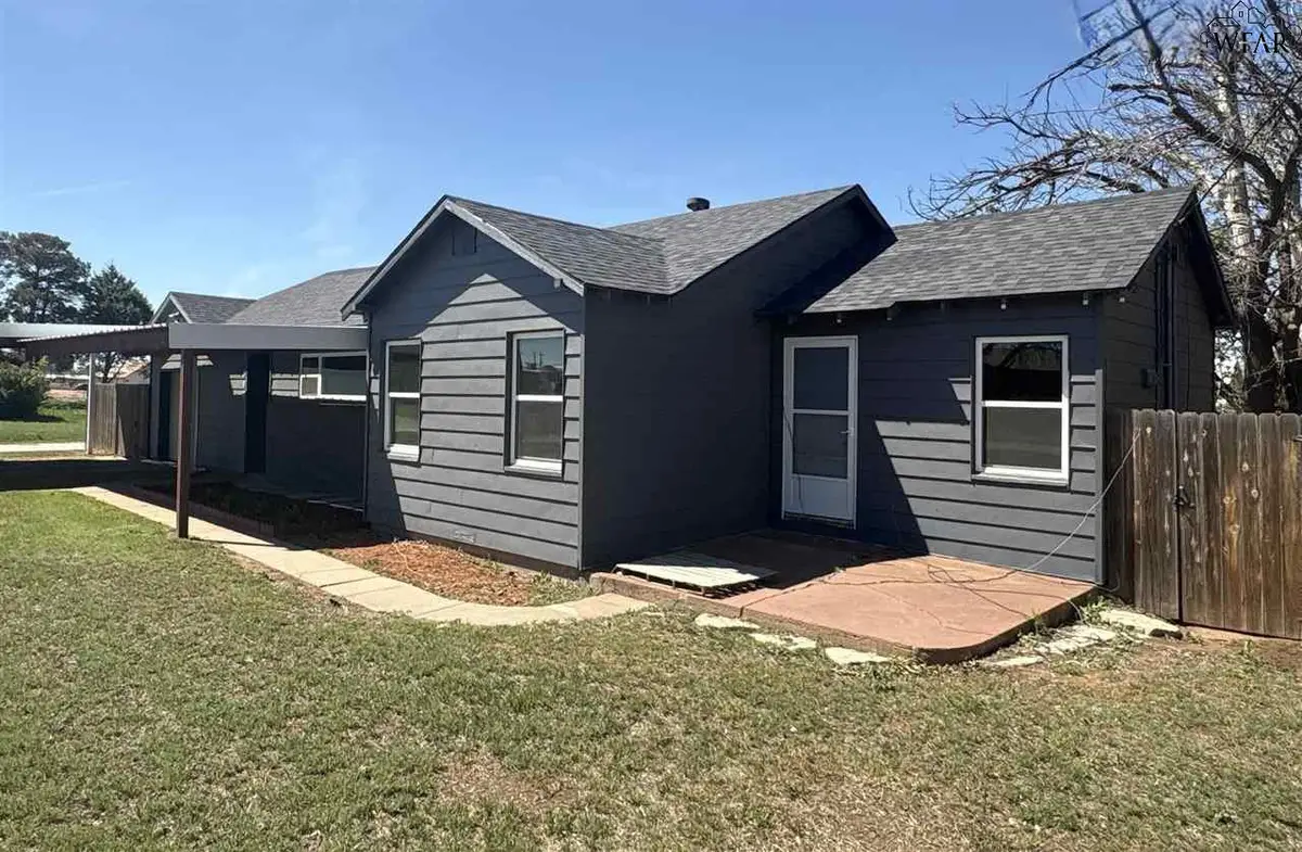 300 NE 2ND STREET, Knox City, TX 79529 - #1