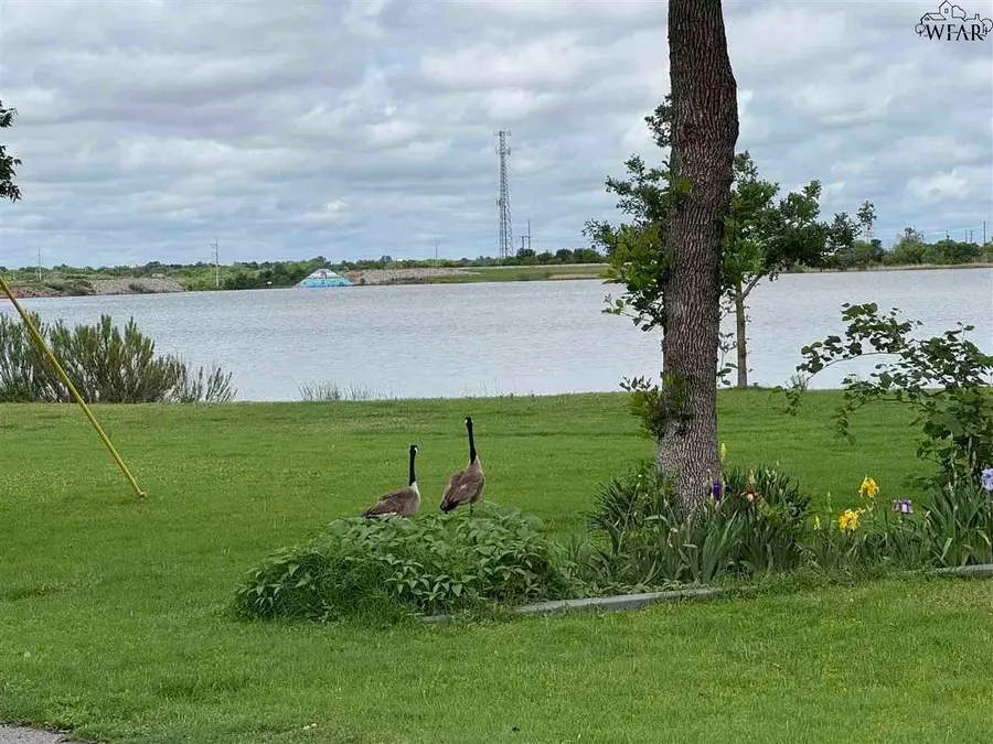 84 EDGEWATER DRIVE, Wichita Falls, TX 76308 - Image #2