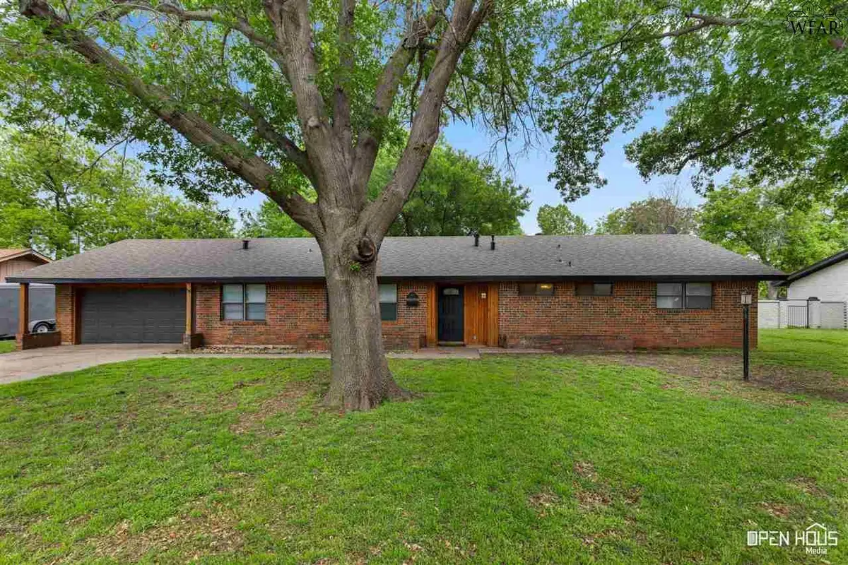 803 AZTEC DRIVE, Burkburnett, TX 76354 - Image #1