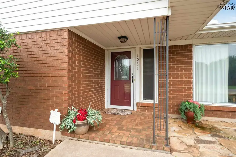 1031 PAWHUSKA LANE, Burkburnett, TX 76354 - Image #2