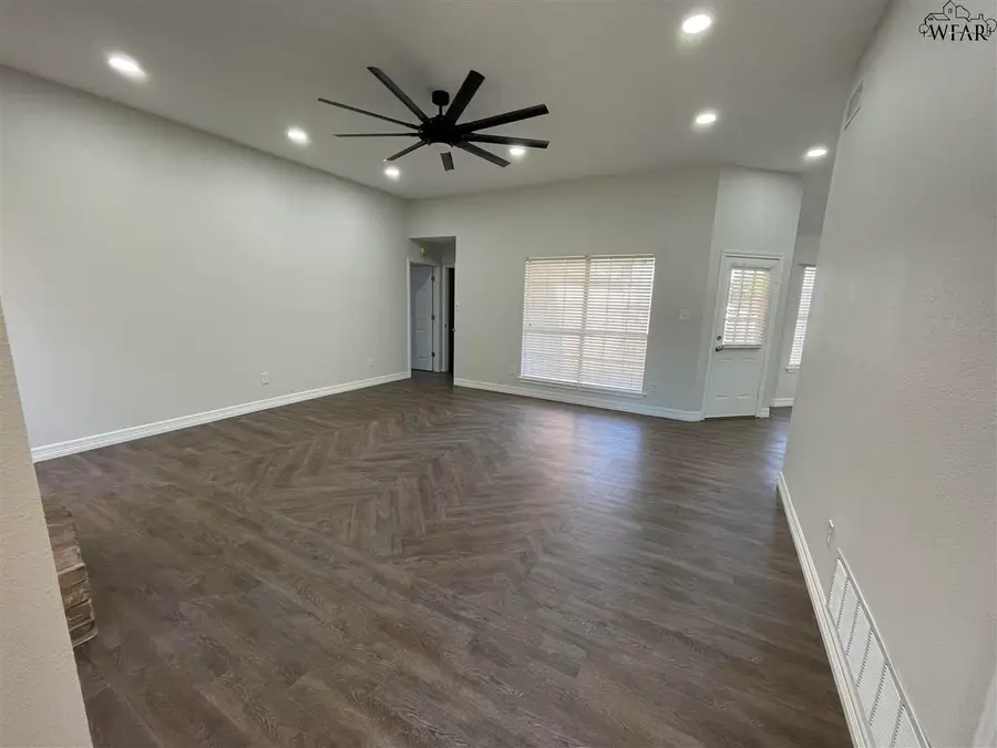 5203 PEBBLESTONE DRIVE, Wichita Falls, TX 76306 - Image #3