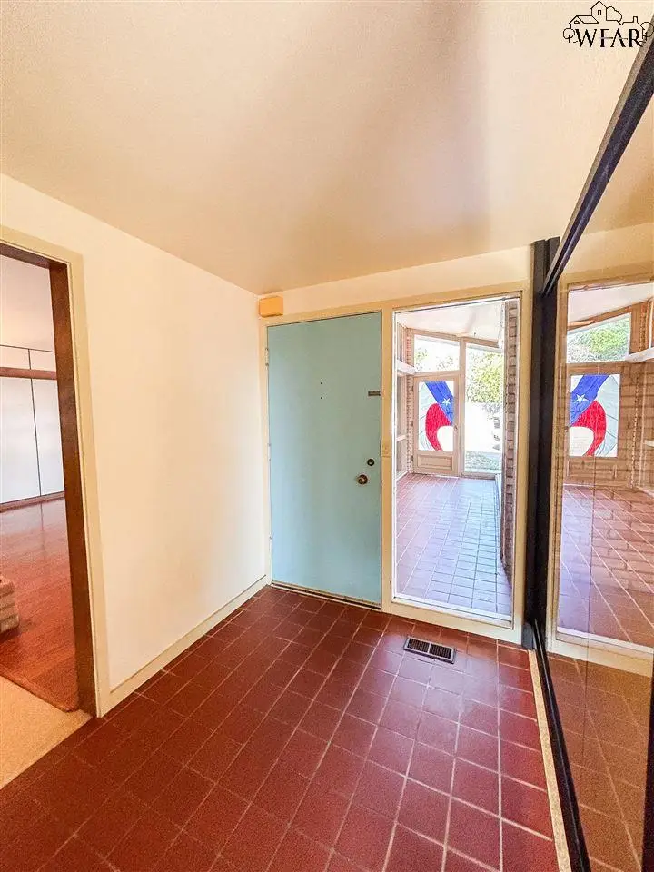 2501 AMHERST DRIVE, Wichita Falls, TX 76308 - Image #3