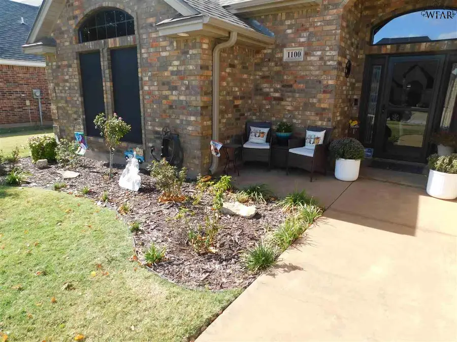 1100 PRESTIGE DRIVE, Burkburnett, TX 76354-2854 - Image #3