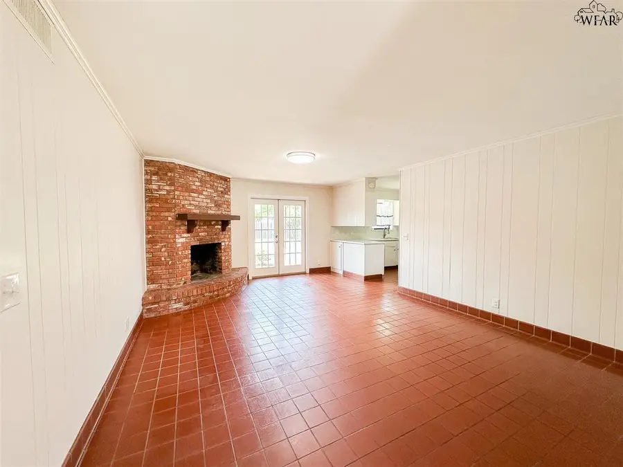 6708 GENERAL CUSTER DRIVE, Wichita Falls, TX 76310 - Image #3