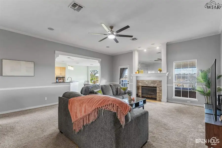 102 CHAPMAN CIRCLE, Burkburnett, TX 76354 - Image #3